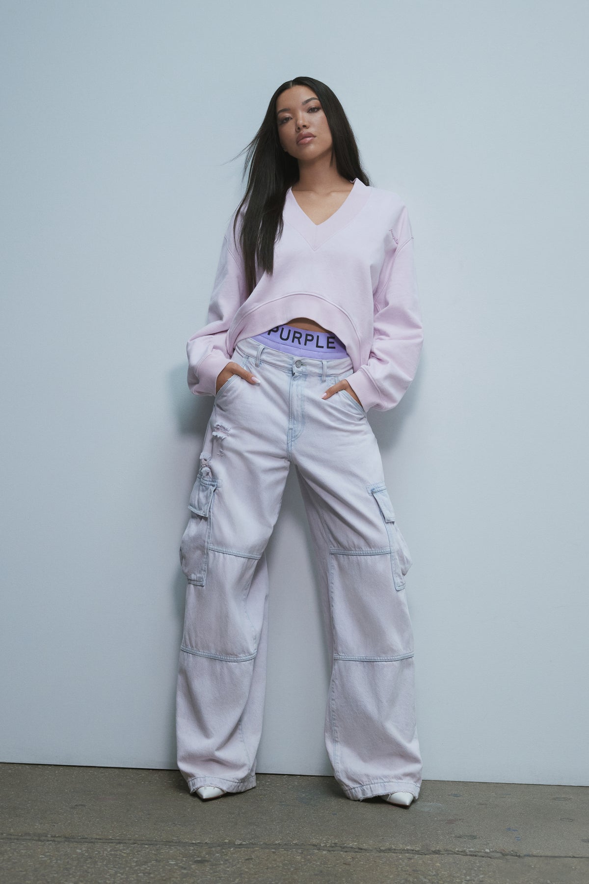 Baggy Cargo Overdye denim with pleated cargo pockets and front knee panels, size 24-34.