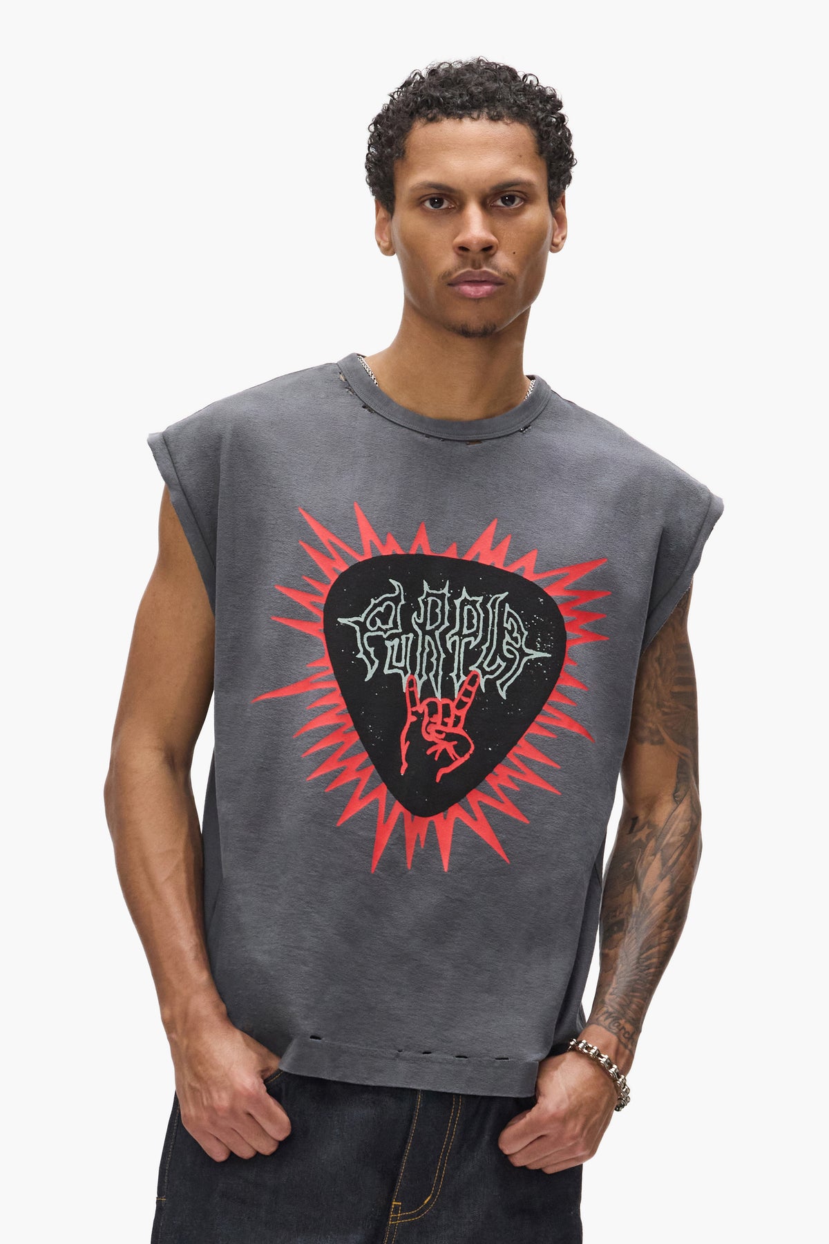 Riot Pick Tee oversized fit in textured jersey with acid wash and screen print details.