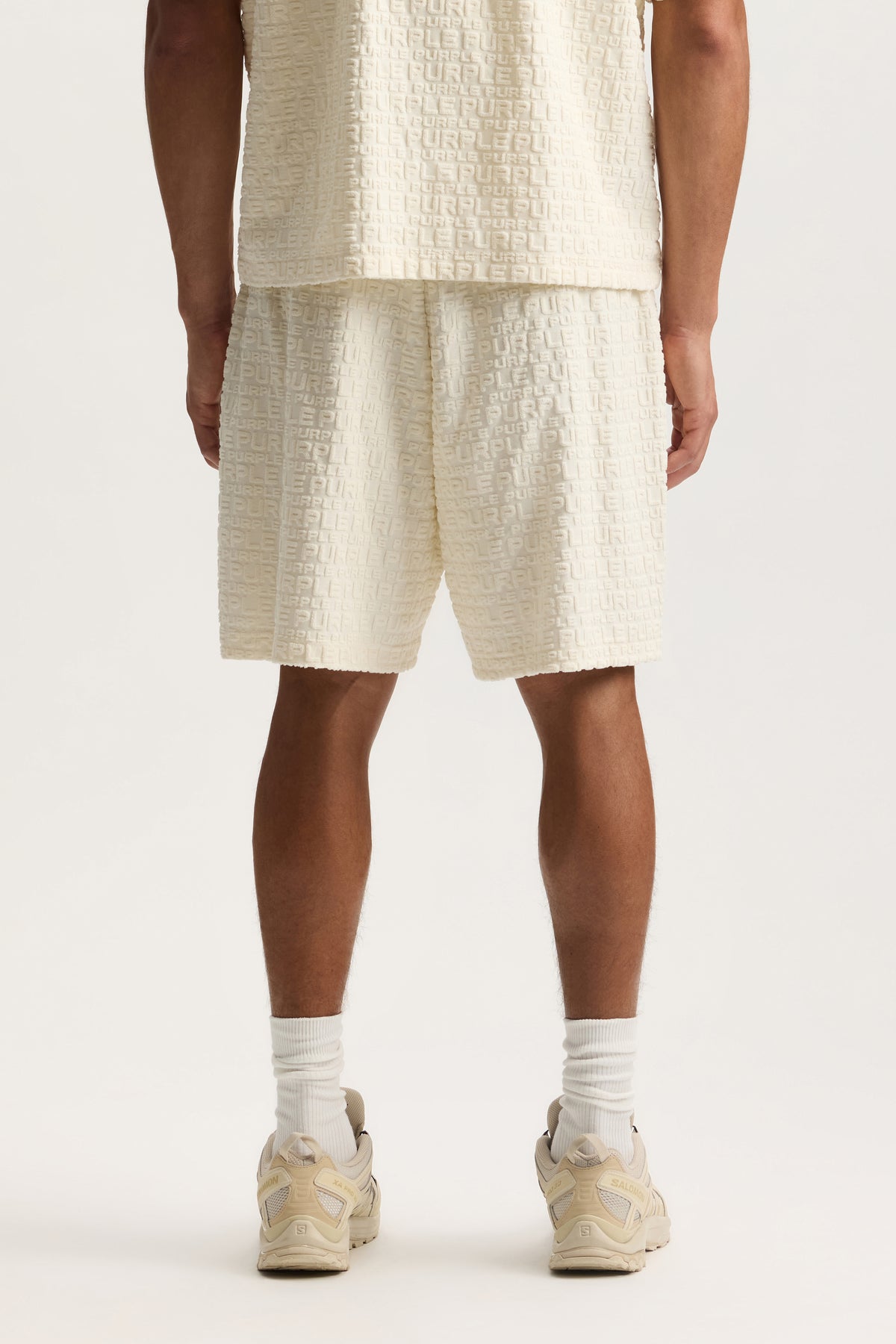 Jacquard Terry Short in regular fit, made of 76% cotton and 24% polyester fabric.