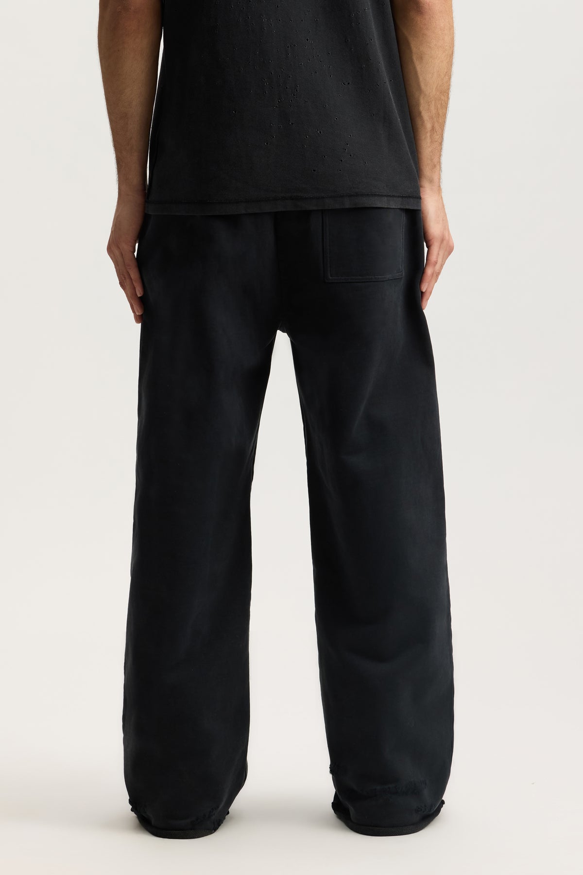 Heavyweights Sweatpants in wide fit with elastic waistband and hard acid wash finish.
