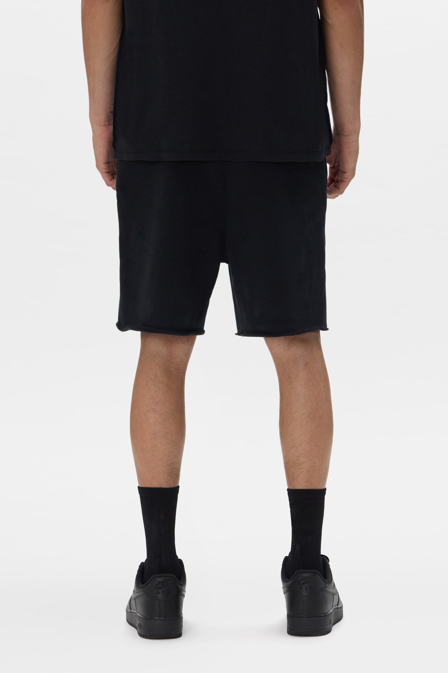 Crystal Wordmark Short in relaxed fit, made from 100% cotton with side pockets and drawcord.