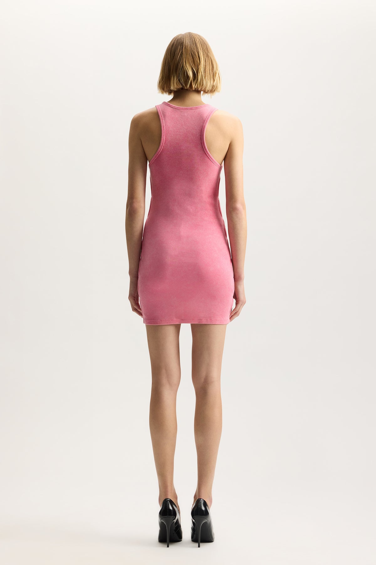 Wordmark Rib Cut Out Dress in slim fit with hotfix crystals, made of 97% cotton and 3% elastane.