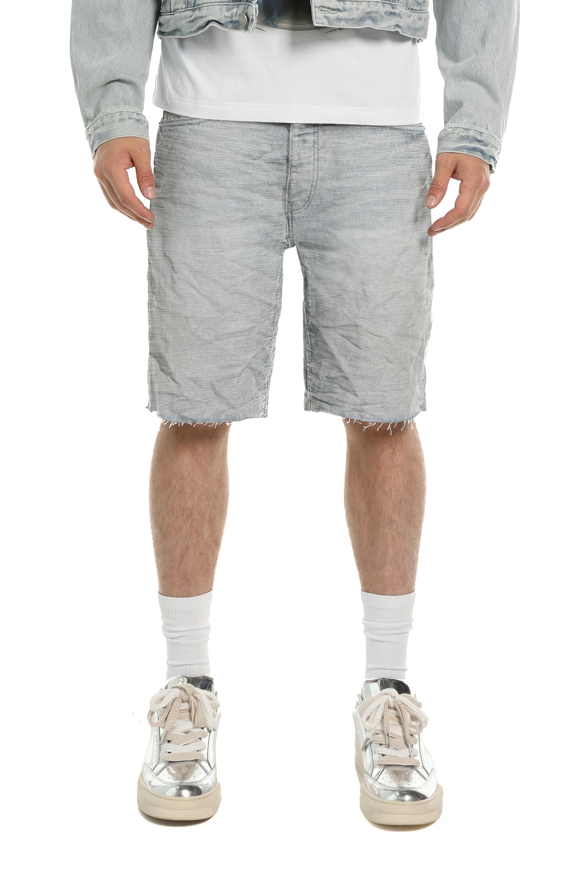 Vintage Slub Short in relaxed fit with horizontal slub texture and button fly, available in sizes 28-40.