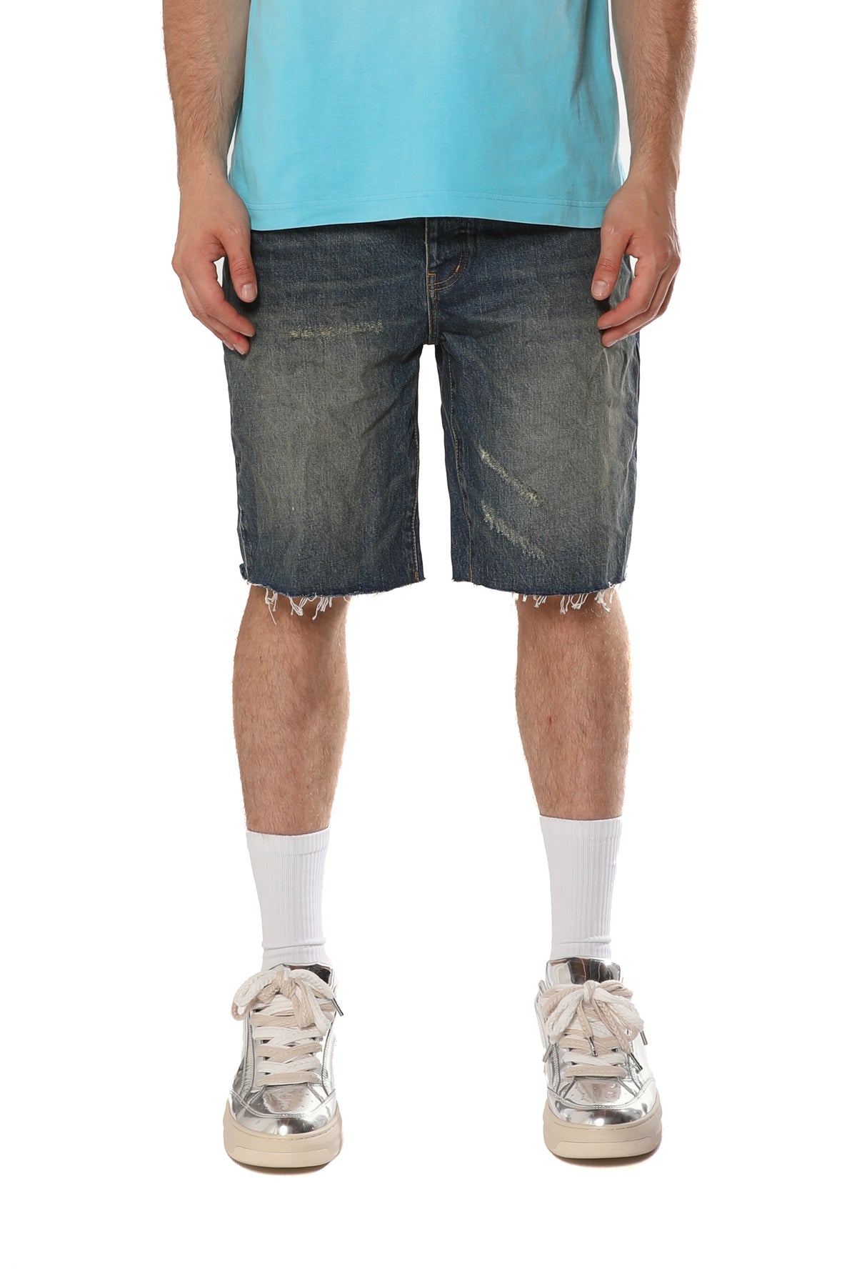 P059 Mid Vintage Short in relaxed fit with button fly and raw cut off hem, available in sizes 28-40.
