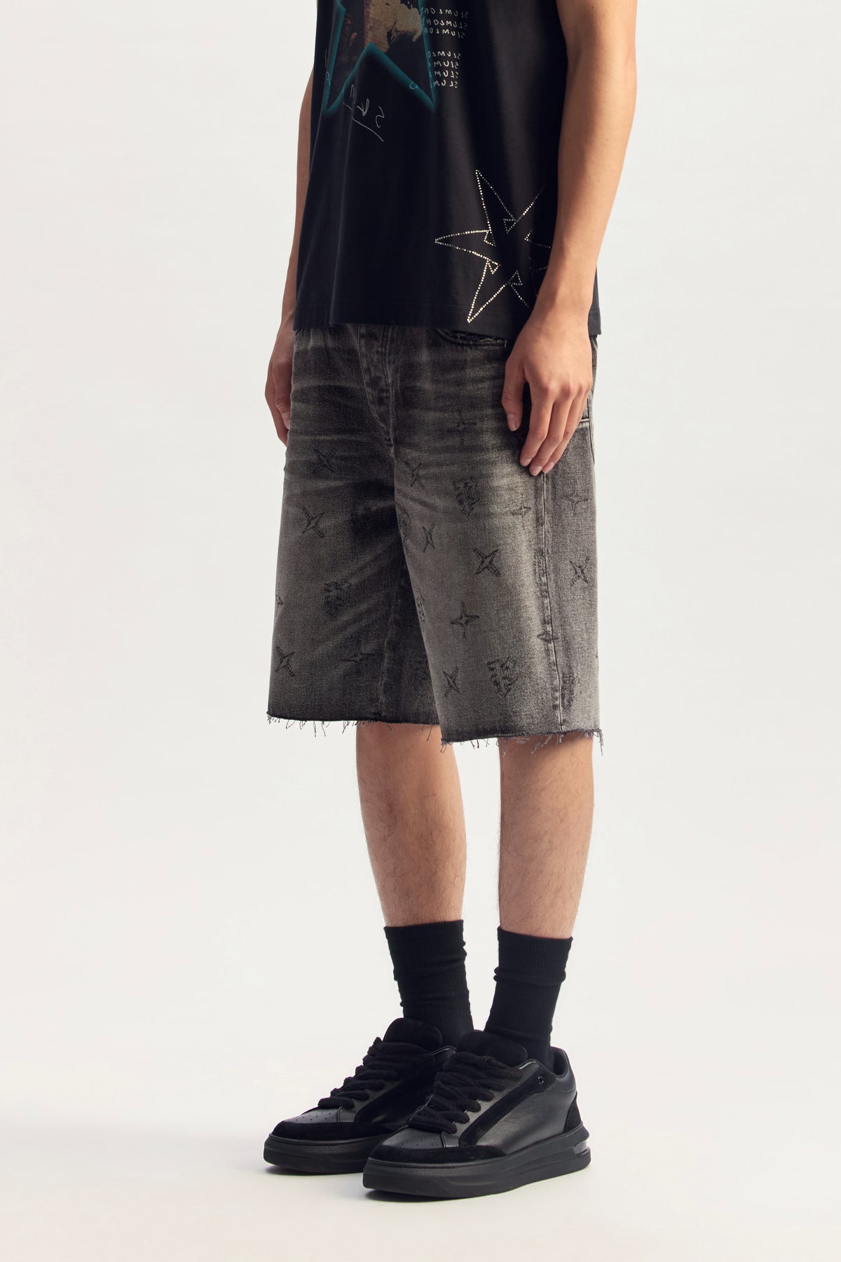 P059 Mono Embroidery