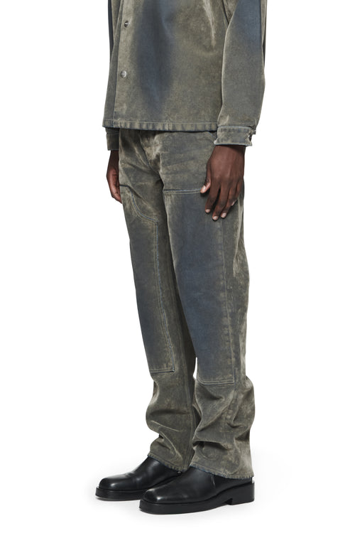 P015 Flocked Carpenter