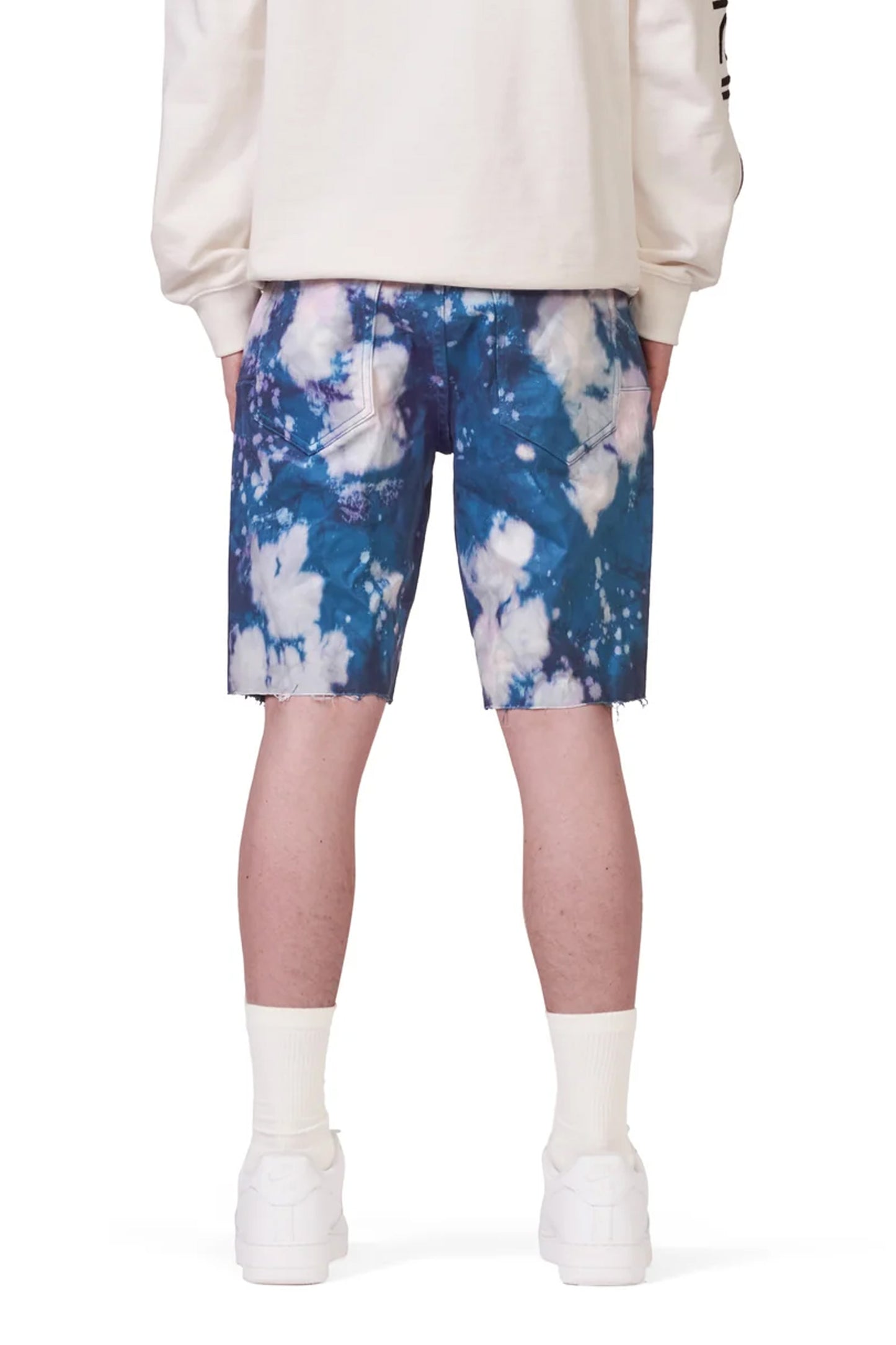 P020 MID RISE SHORT - Blue Dyed Layered Bleach